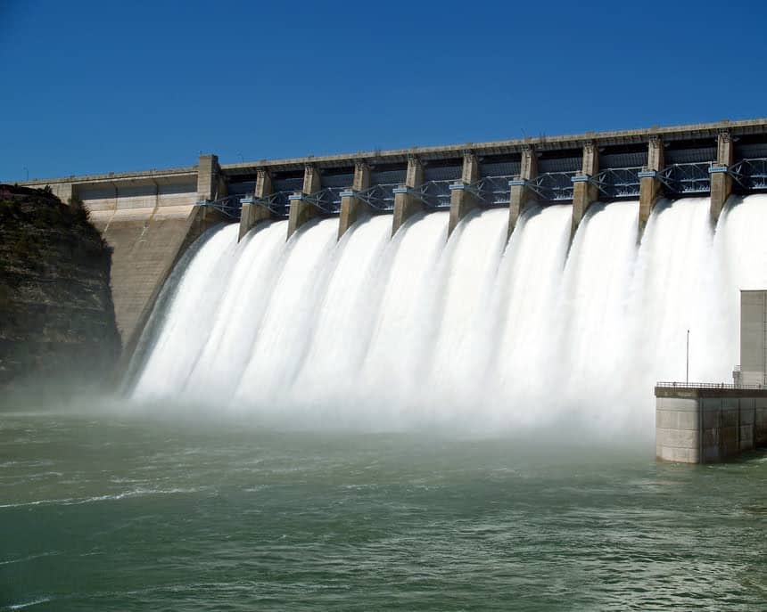 You are currently viewing Hidroelectrica vinde ieftin străinilor și scump românilor