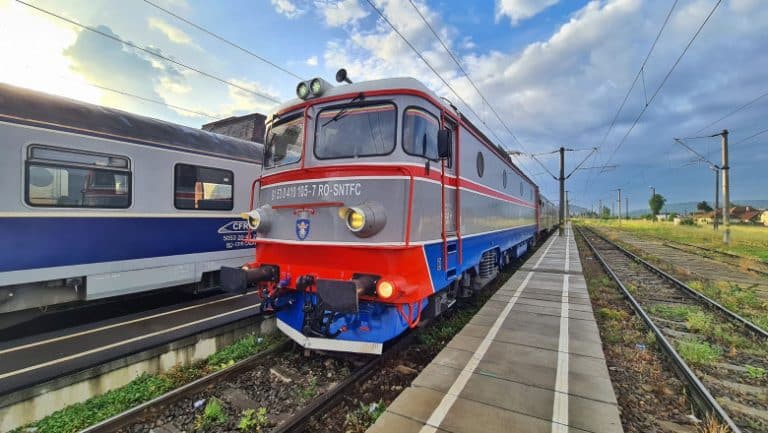 Read more about the article Trenurile din România vor începe să meargă încet, foarte încet și deloc
