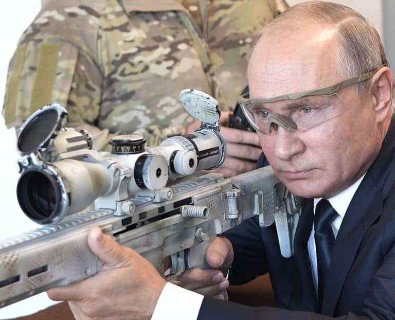 Read more about the article Lunetiștii ruși au fost dotați cu o super-armă în misiunile din Ucraina: ce spune presa rusă despre arma cu lunetă Sumrak