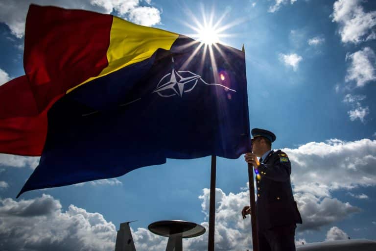 Read more about the article Cât ar rezista armata României fără NATO în cazul unei invazii? General: ”Depinde de voința poporului român și a politicienilor”